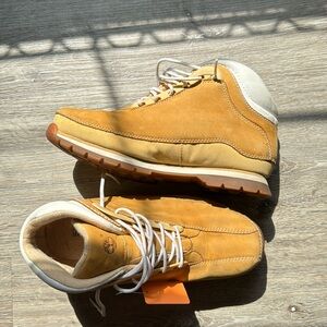 Timberland size 6M